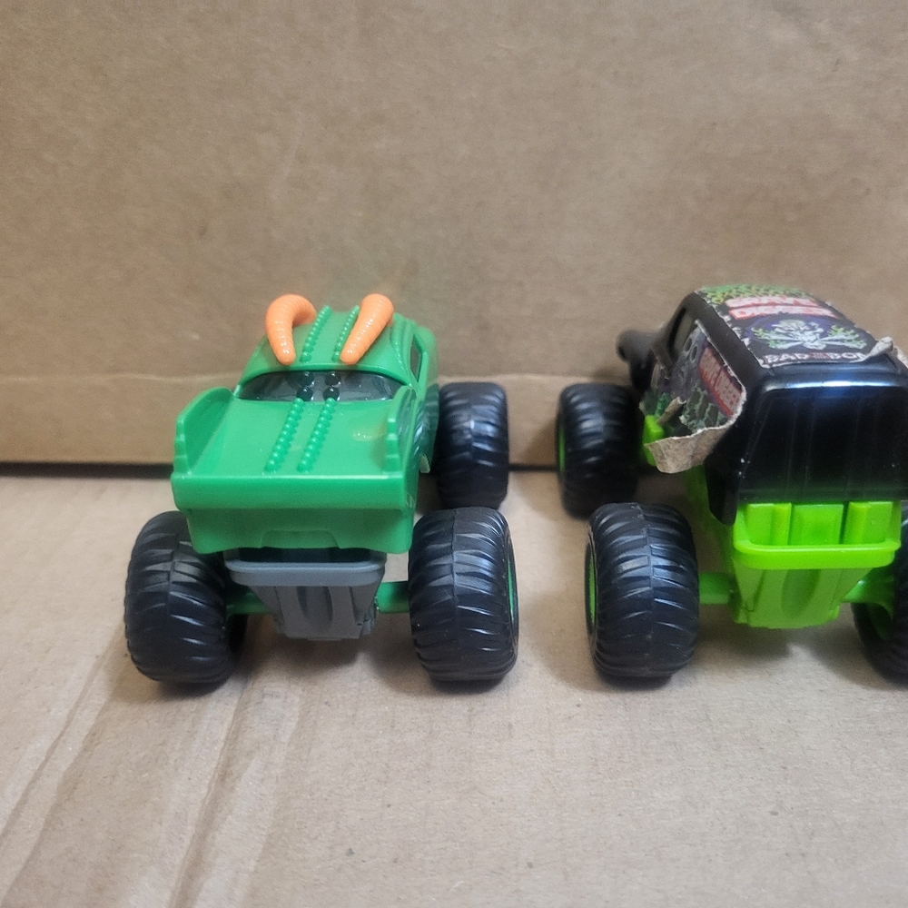 Mcdonald's 2015 Feld Motor Inc.Grave Digger/Dragon Monster Truck Happy Meal Toy - Picture 5 of 16